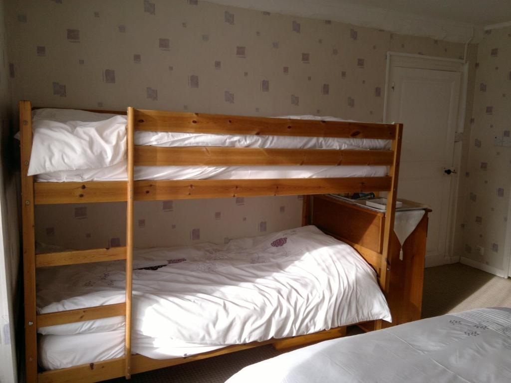 Bed and Breakfast La Maison Jaune Bouresse Екстер'єр фото
