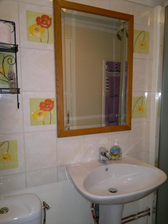 Bed and Breakfast La Maison Jaune Bouresse Екстер'єр фото