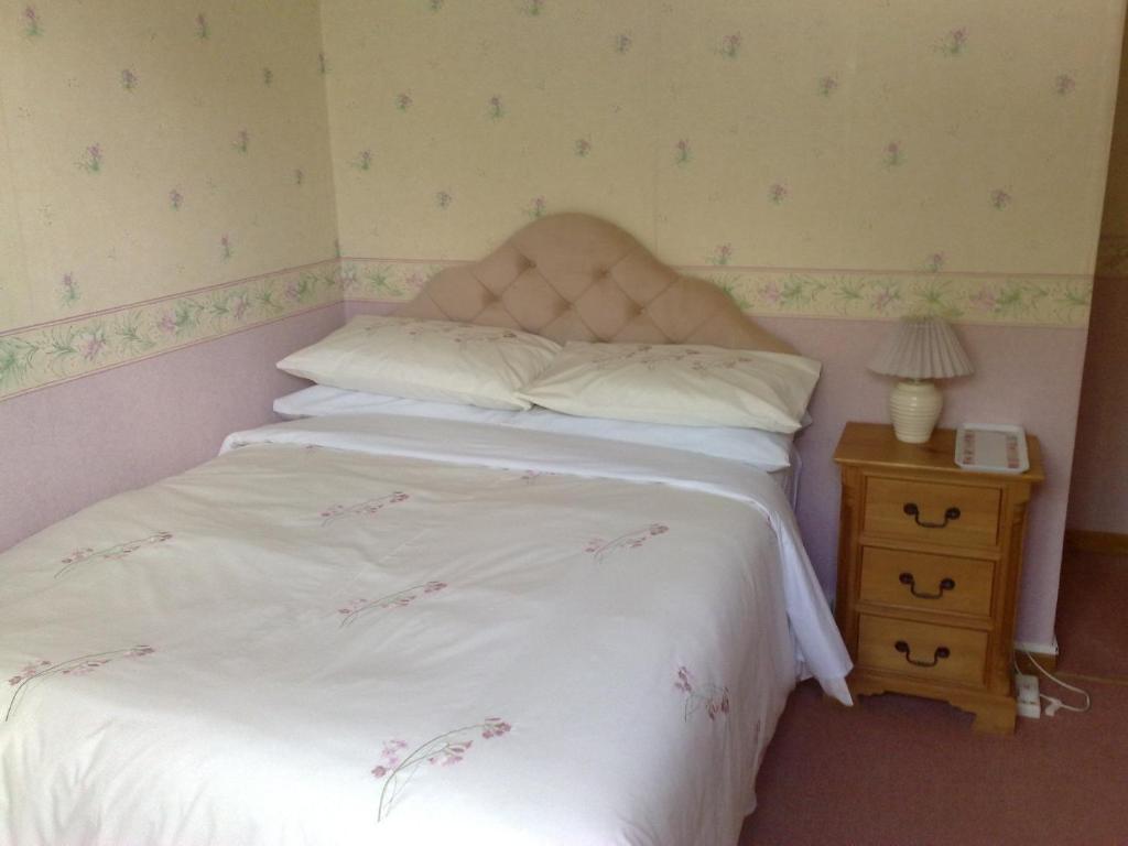 Bed and Breakfast La Maison Jaune Bouresse Екстер'єр фото